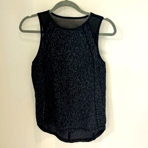 Lululemon tank light, gray and black slight print size medium